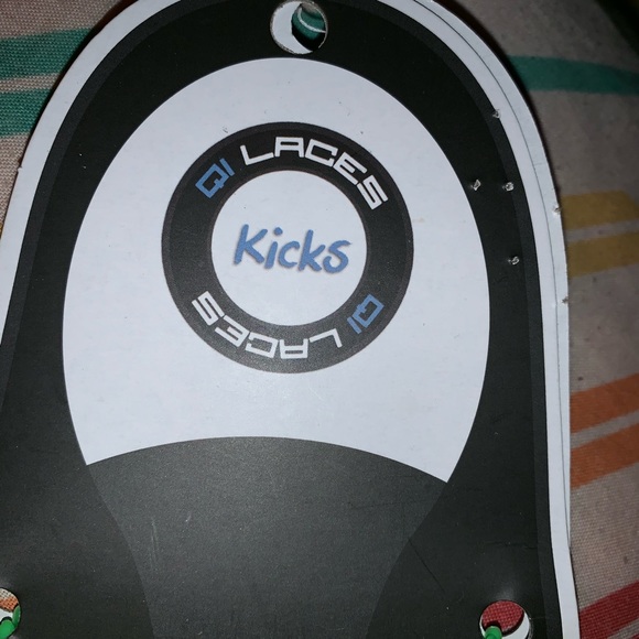 Neon Green kicks no tie laces - Picture 2 of 3